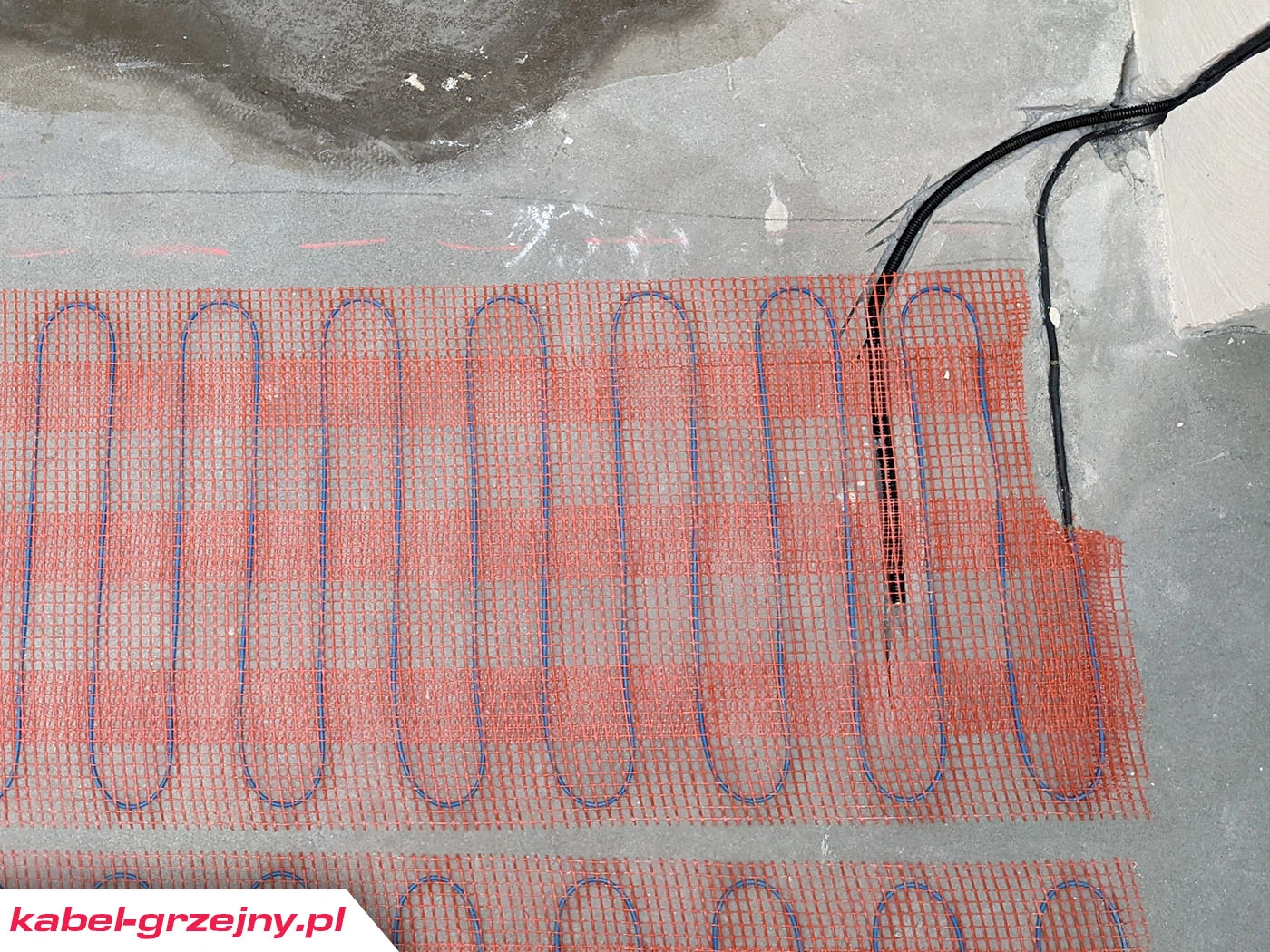Jak zainstalować czujnik temperatury w macie grzejnej?