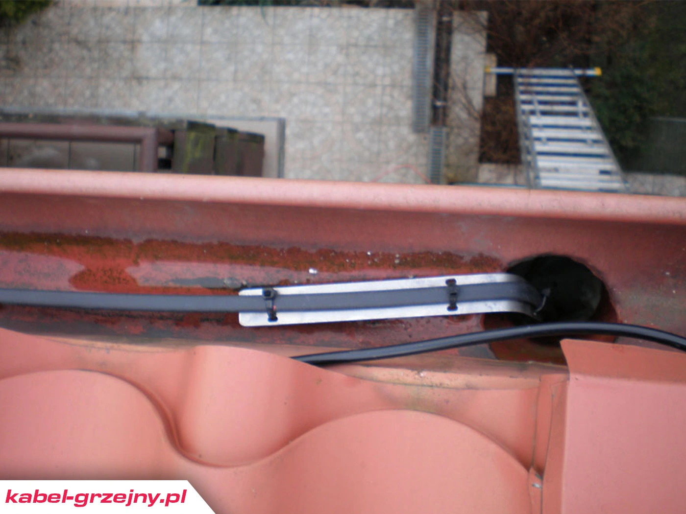 Ogrzewanie rynien - kabel stałooporowy czy samoregulujący?