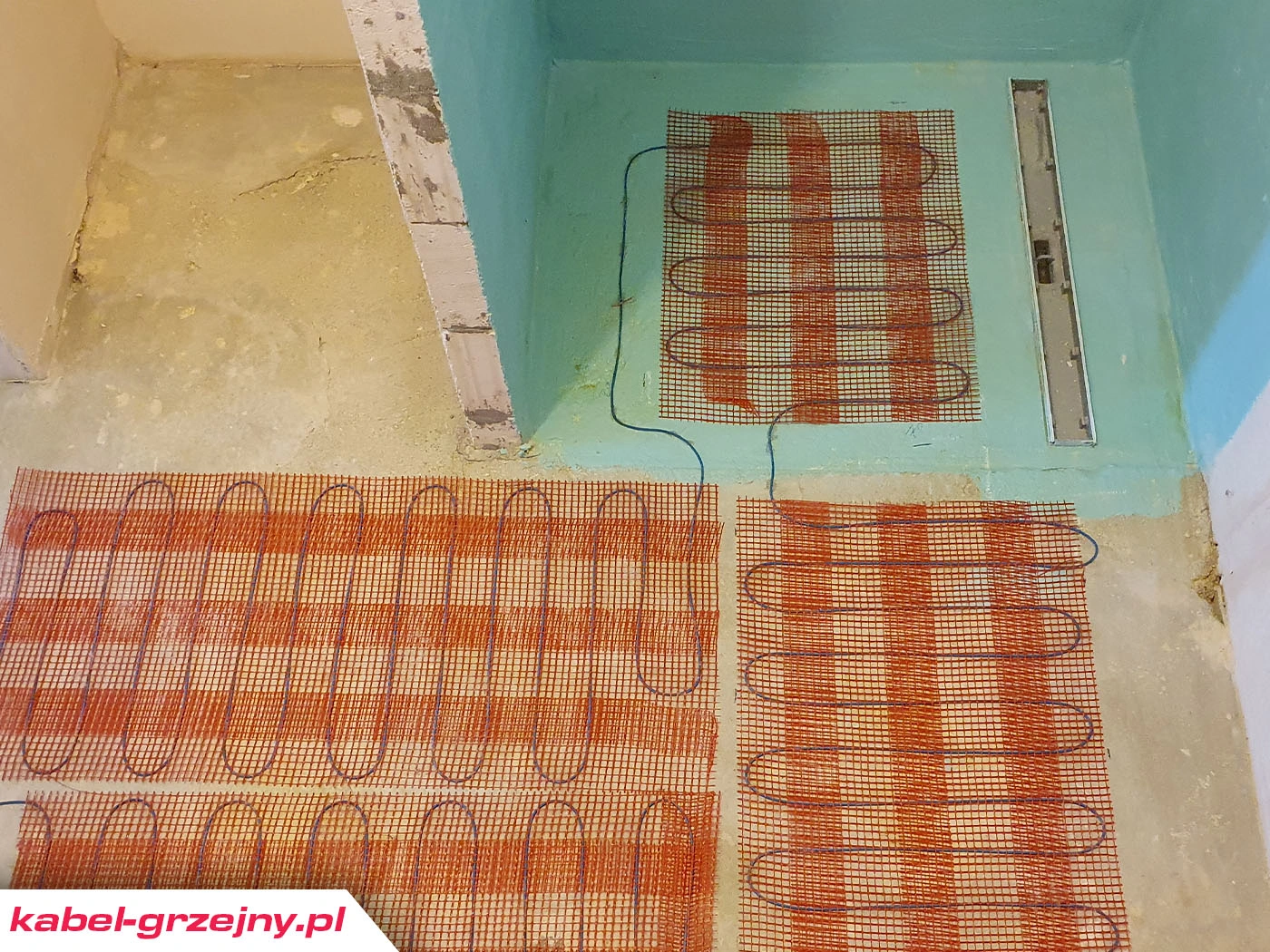 mata grzejna pod prysznicem