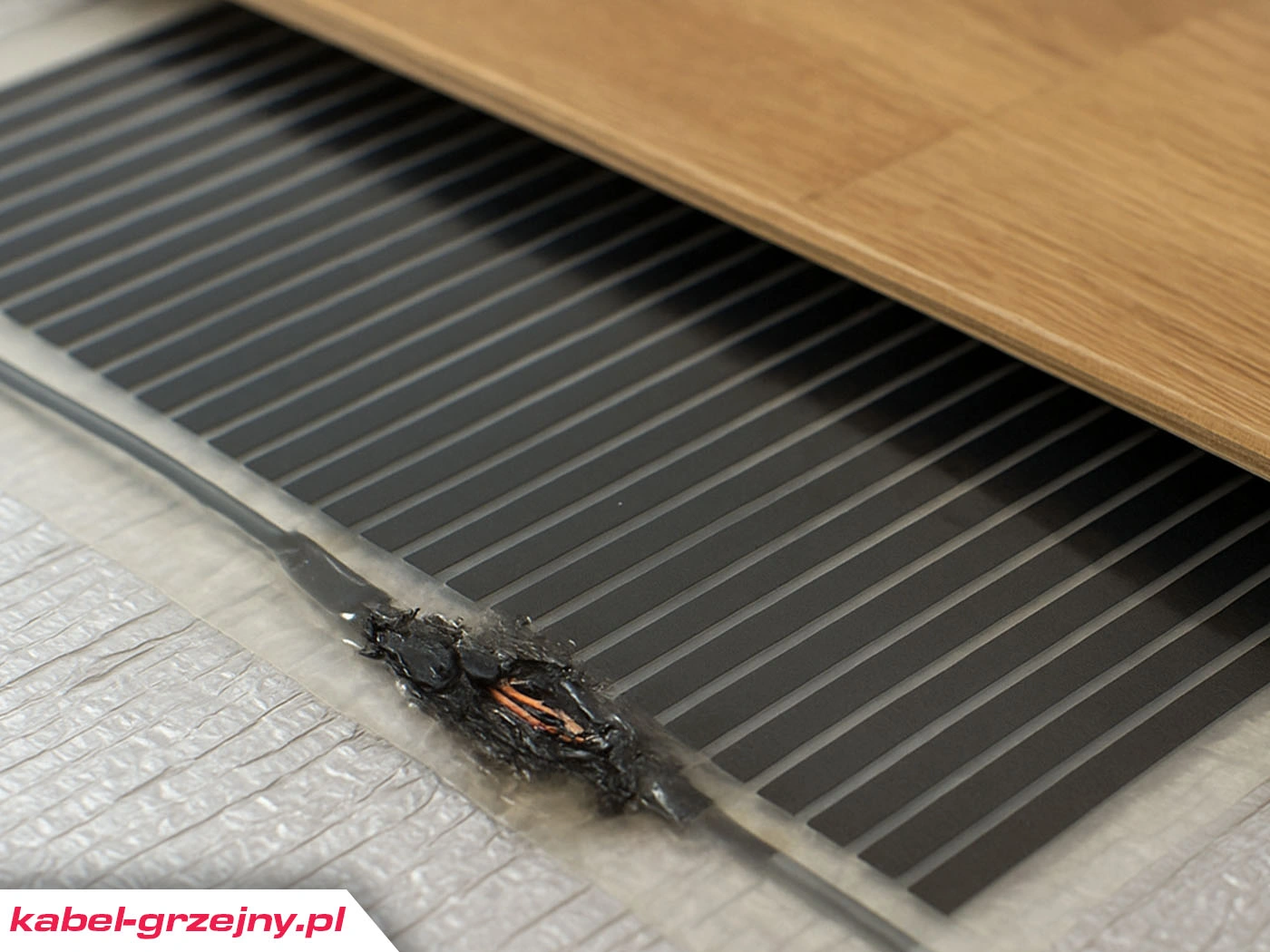 Czy folia grzejna pod panelami podłogowymi jest bezpieczna?