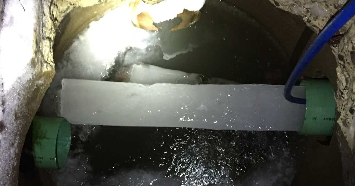 3 metody na zamarzniętą rurę kanalizacyjną