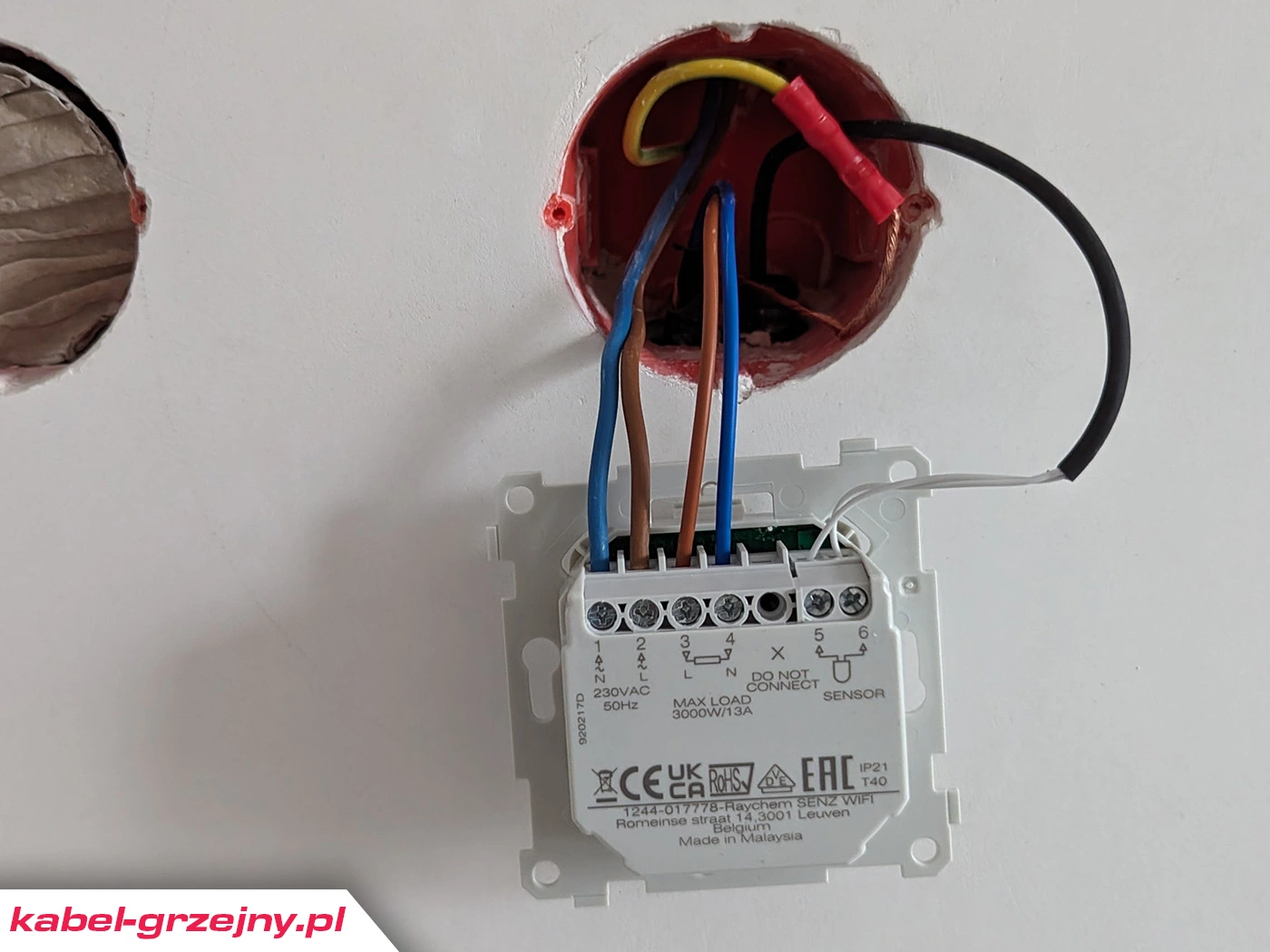 Jaki kabel zasilający do elektrycznej maty grzejnej pod płytki?