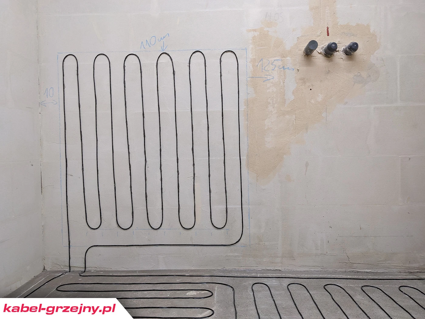 Montaż kabla grzejnego na ścianie w łazience