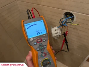 Czy ogrzewanie podłogowe elektryczne pod płytkami jest bezpieczne?