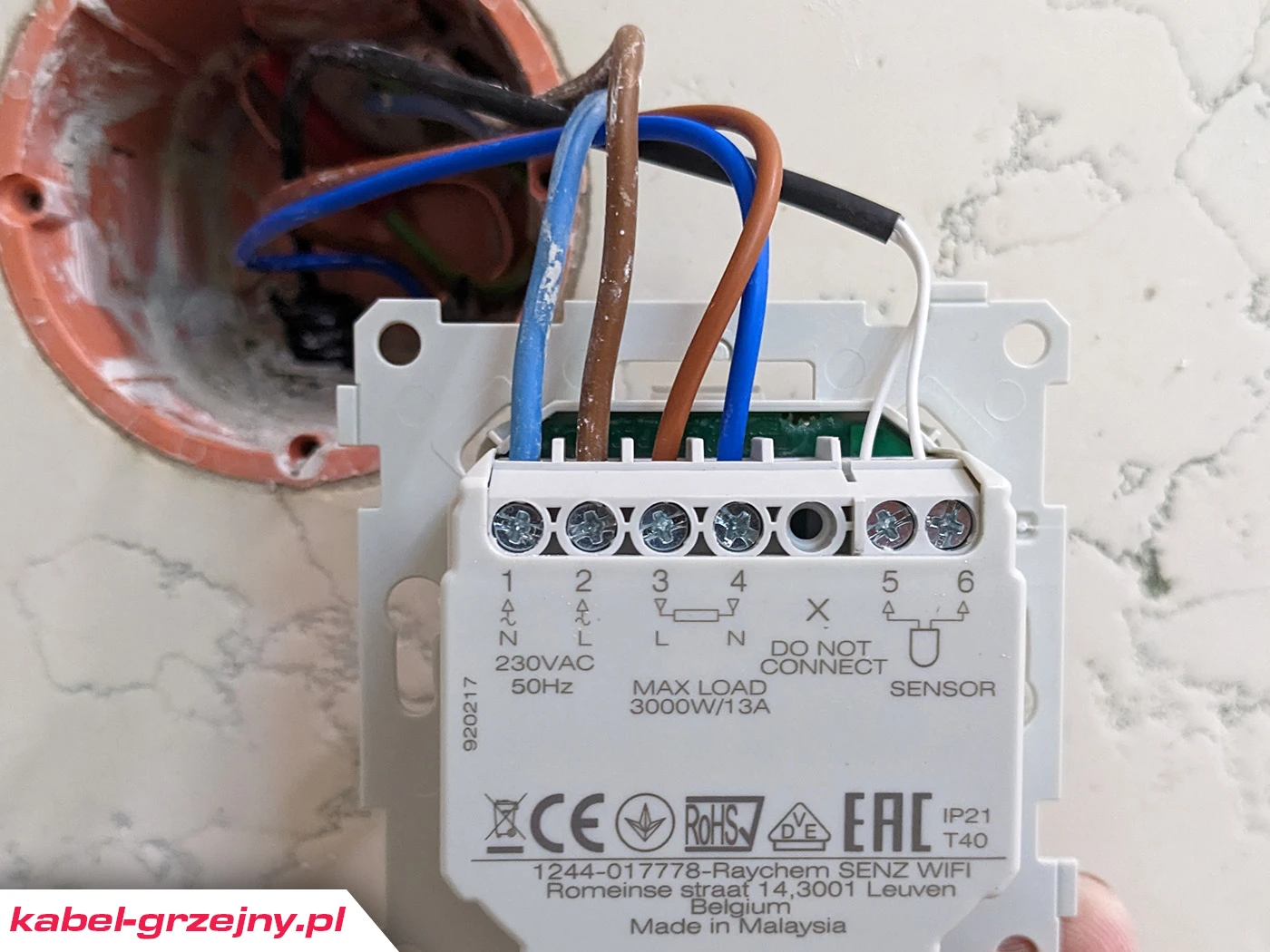 Jak podłączyć matę grzewczą do termostatu