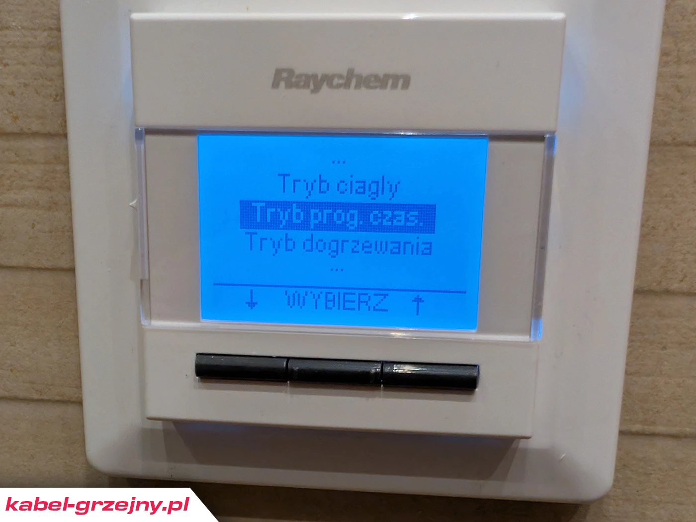 Sterowanie temperaturą w termostacie podłogowym