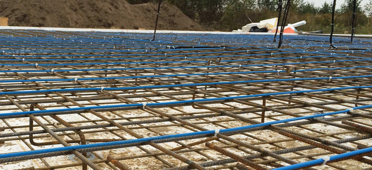 Czym mocować kable grzejne do zbrojenia?