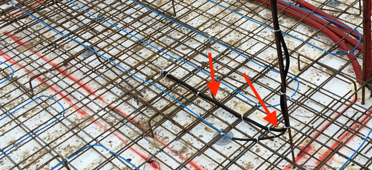 Jak zamontować rurę na czujnik podłogowy?