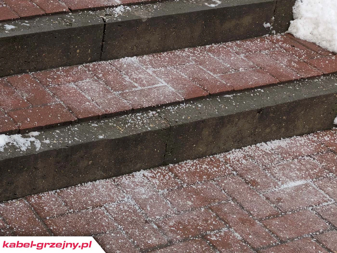 Jak stosować chlorek magnezu na schodach